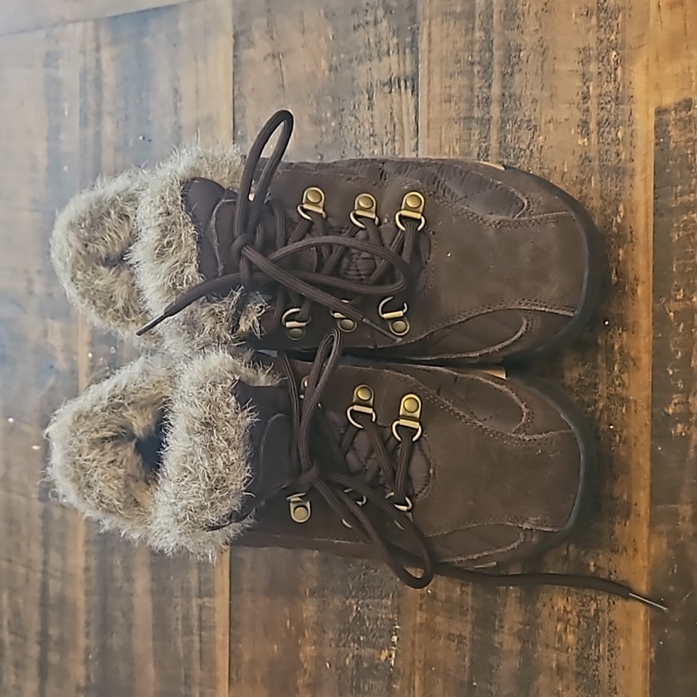 Lands’ End Snow Shoes